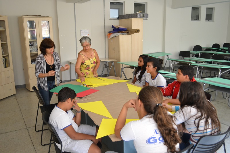 Estudantes do Lyceu na oficina de artes Estudantes do Lyceu na oficina de artes